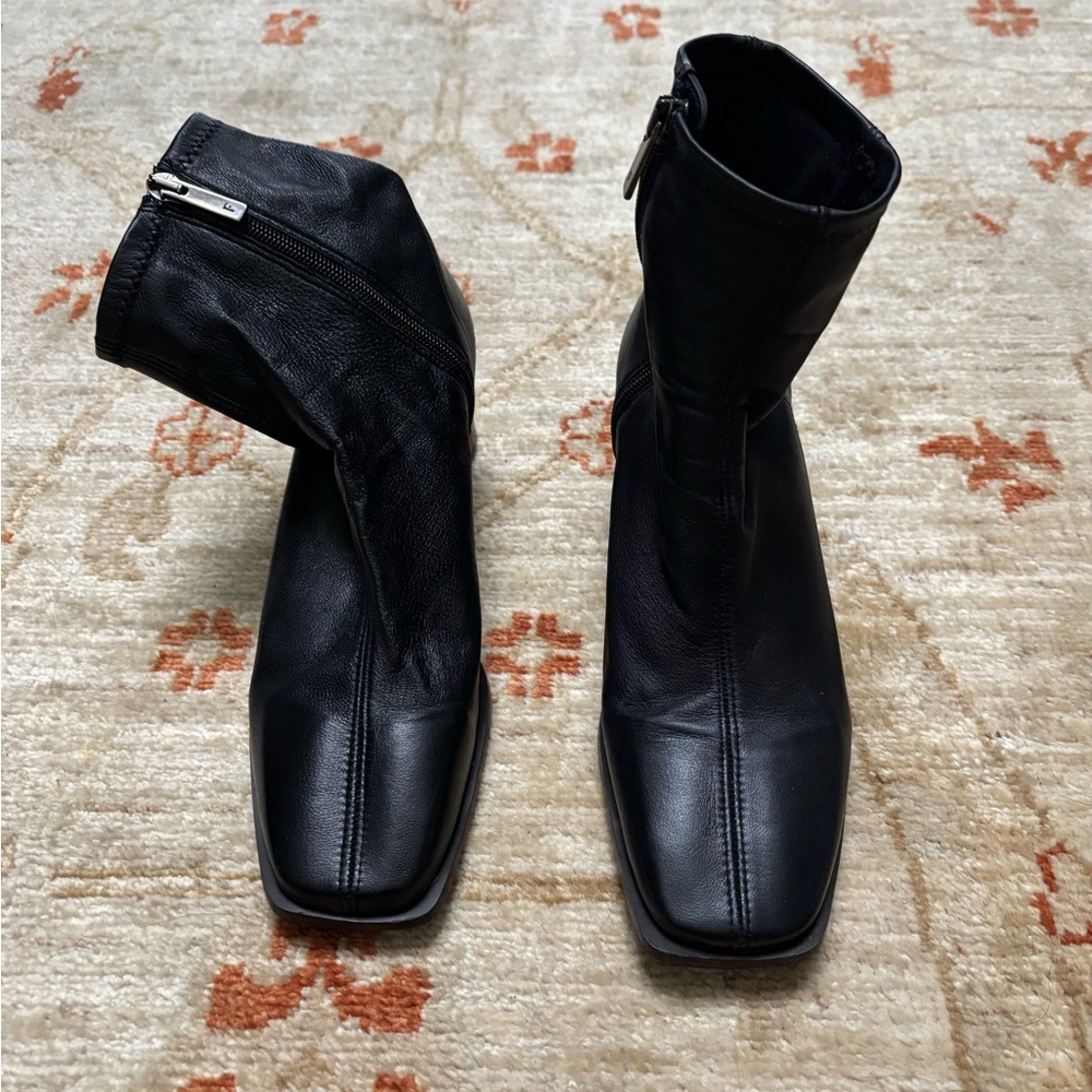 Flattered Black Leather Square Toe Boots